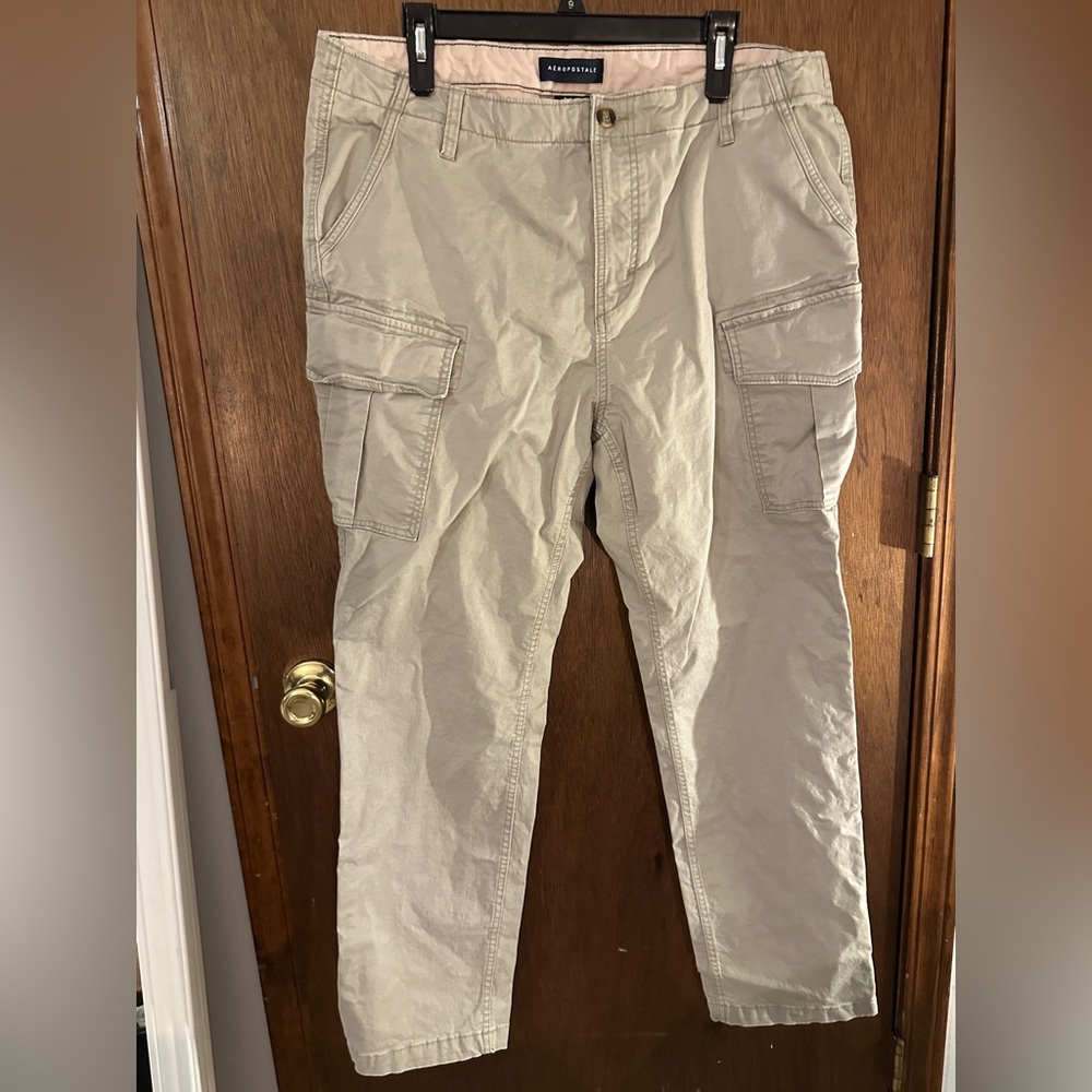 Aeropostale Men's Tan Slim Cargo Pants